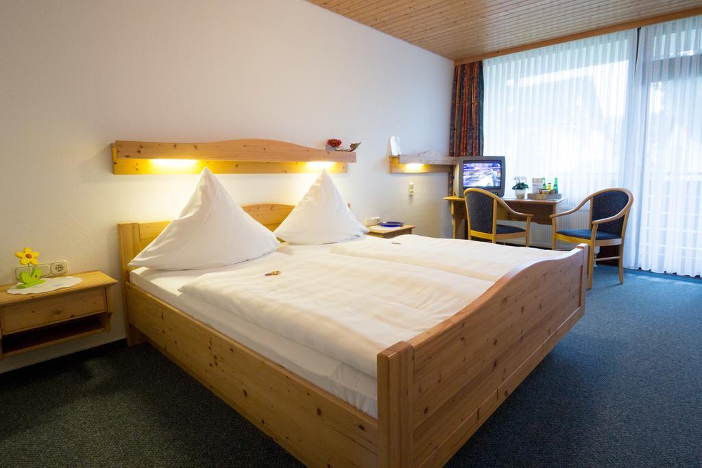 Hotel Am Lingelbach Knüllwald Стая снимка