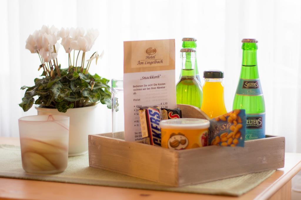 Hotel Am Lingelbach Knüllwald Стая снимка