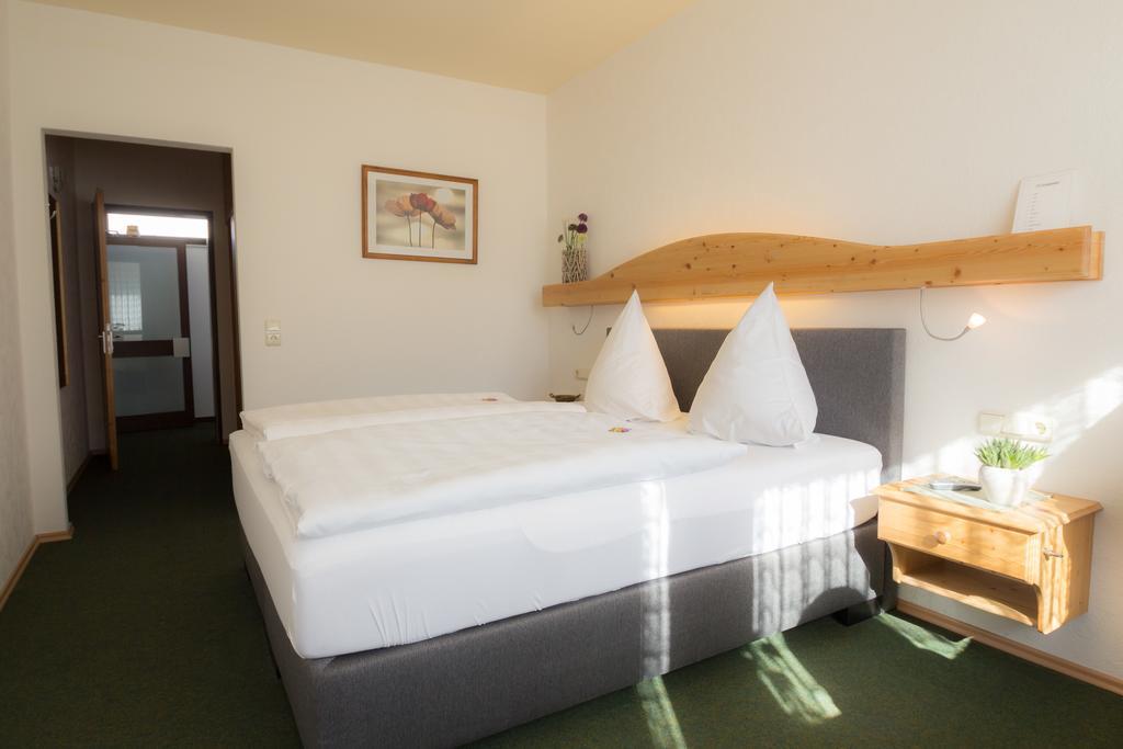 Hotel Am Lingelbach Knüllwald Стая снимка