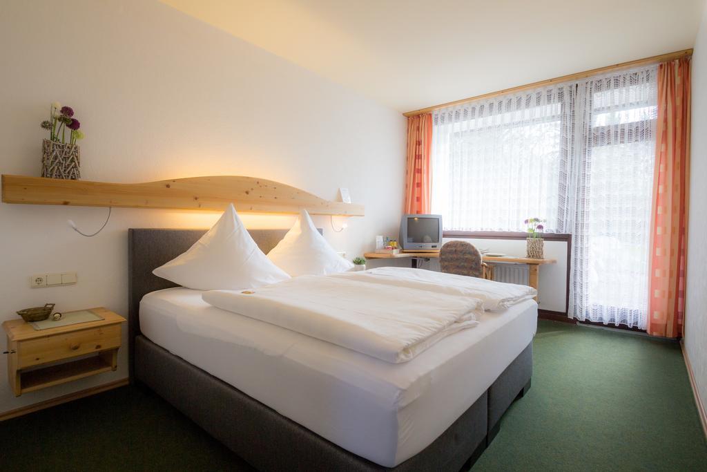 Hotel Am Lingelbach Knüllwald Стая снимка