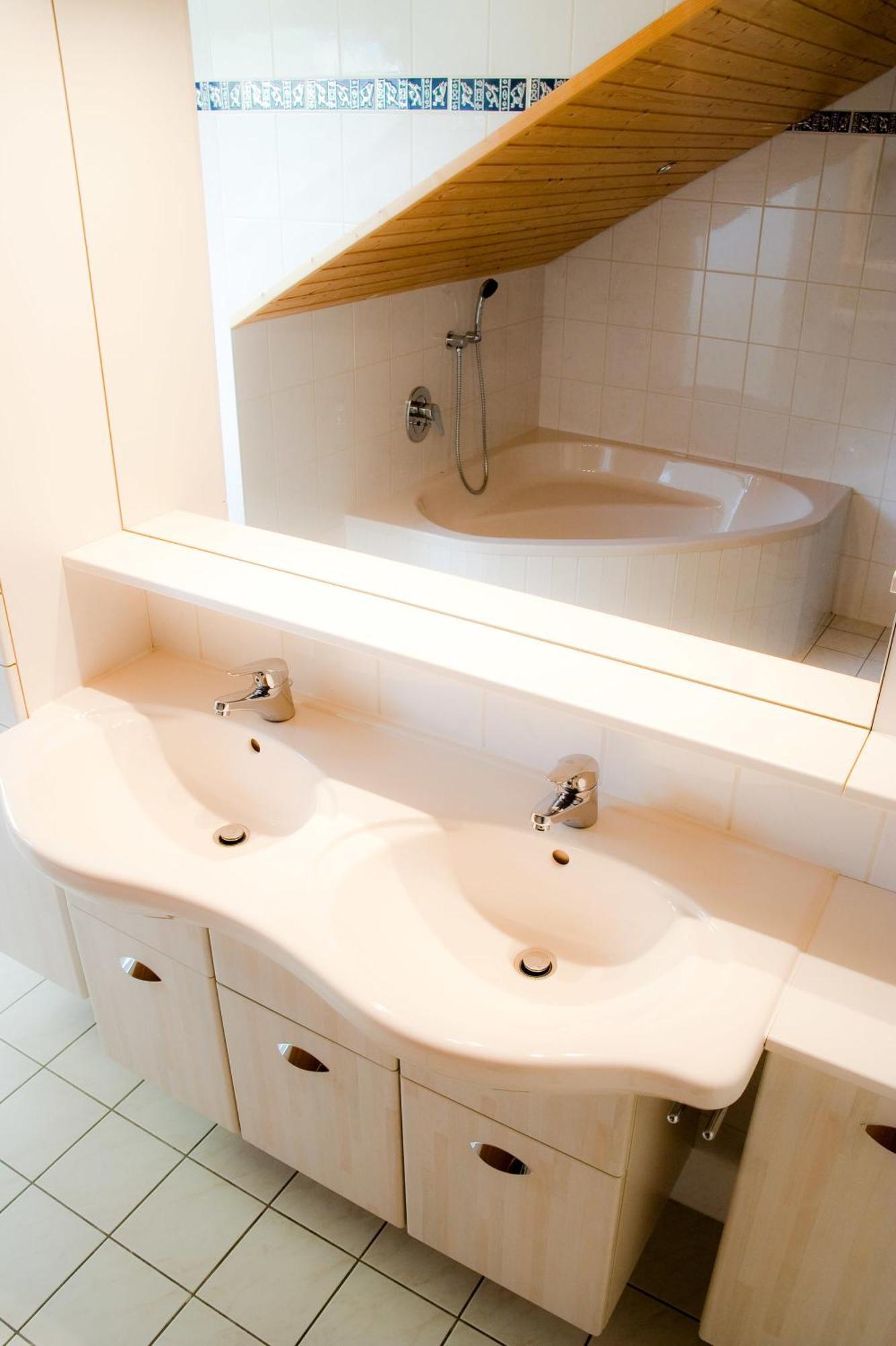 Hotel Am Lingelbach Knüllwald Стая снимка